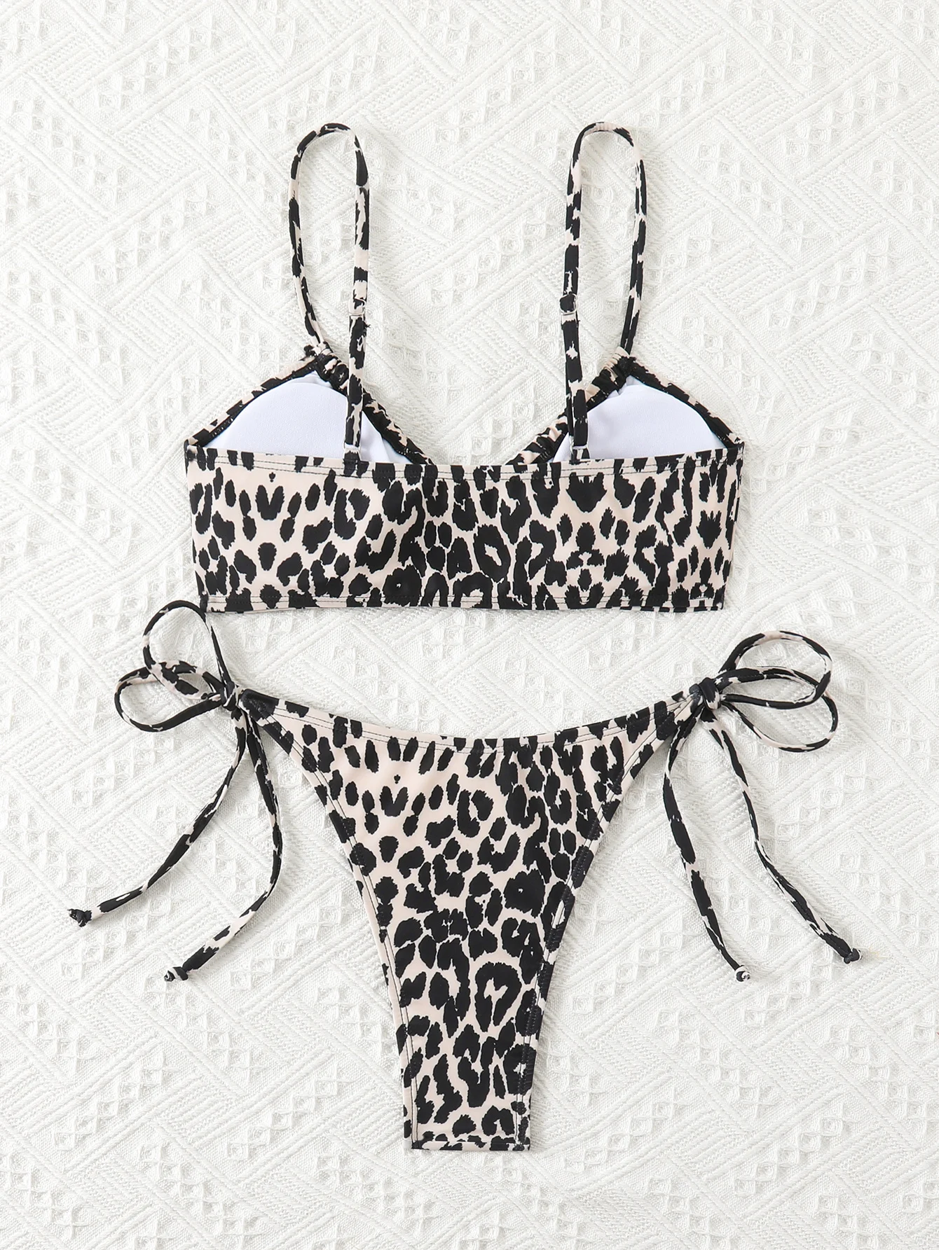 Women's Leopard Print Bralette Bikini Set, Crisscross Cutout Top & Tie Side High Cut Bottom, 2 Piece Swimsuit - Image 5