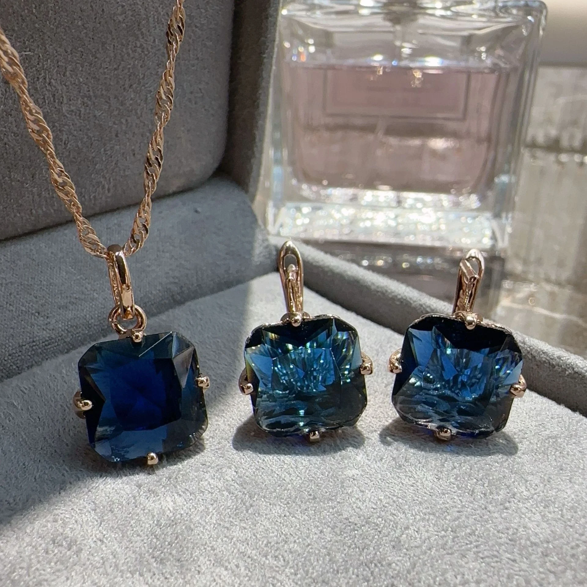 Ornament Sapphire Earrings And Necklace Set - Image 3