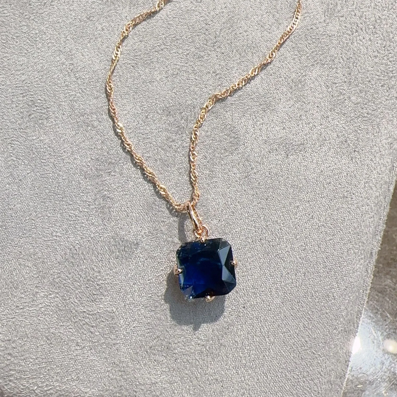 Ornament Sapphire Earrings And Necklace Set - Image 7